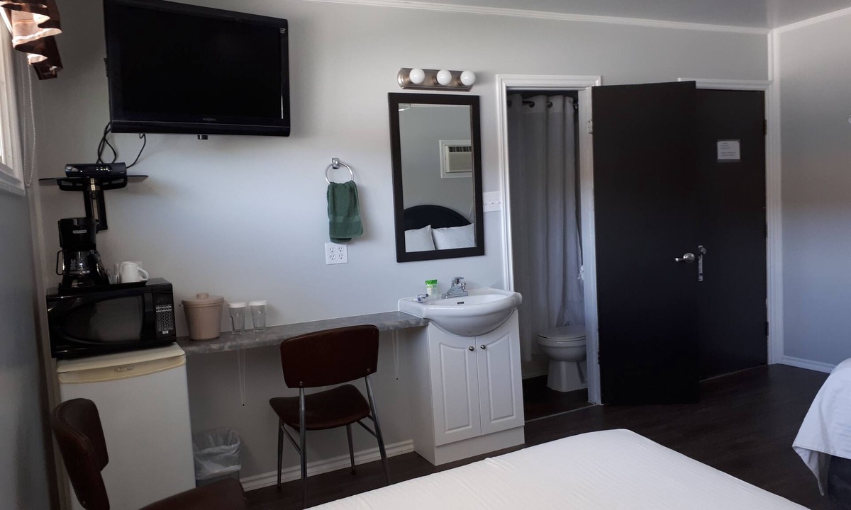 Ashern Hotel | Interlake Motel