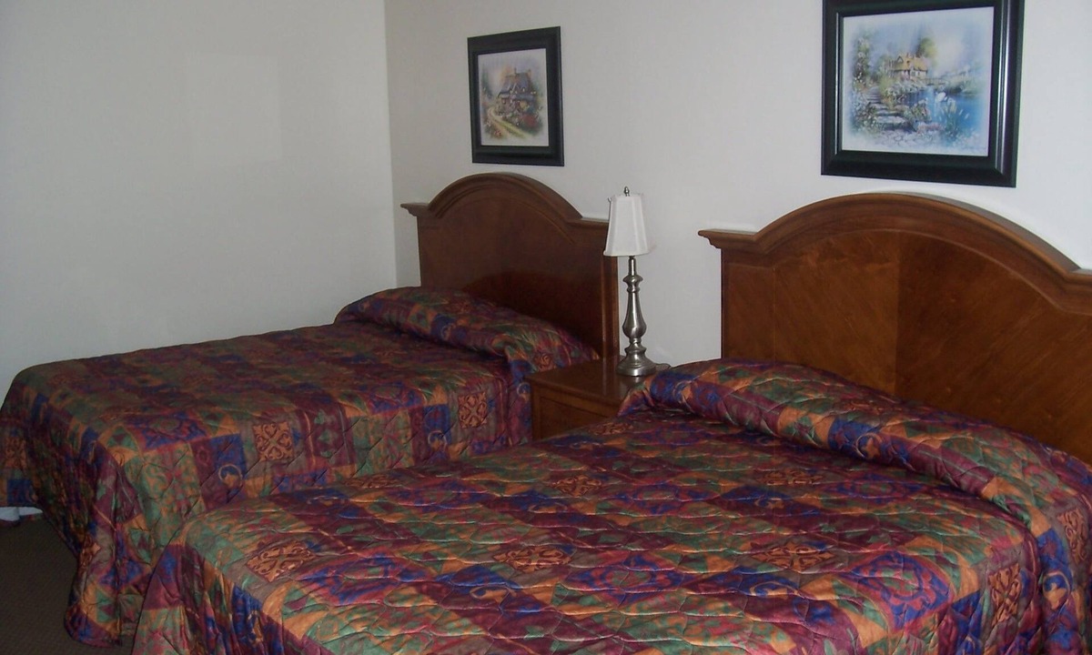 Lloydminster Hotel | Ivanhoe Motel