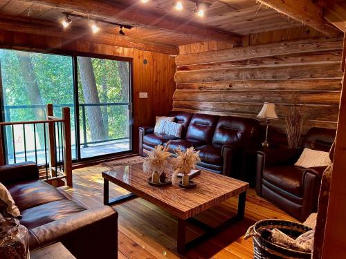 Essa Other | John Wayne Cedar Oasis