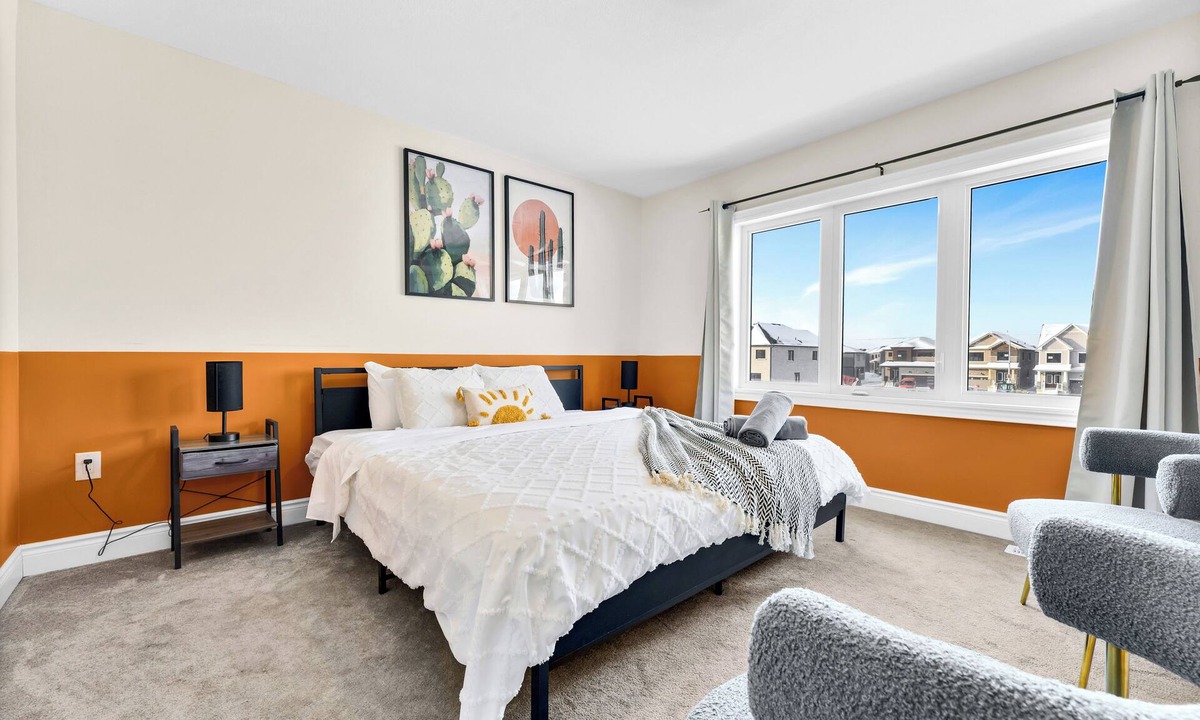 Thorold House | Joyful Haven|KingBed|Air Hockey| 10 mins to Falls