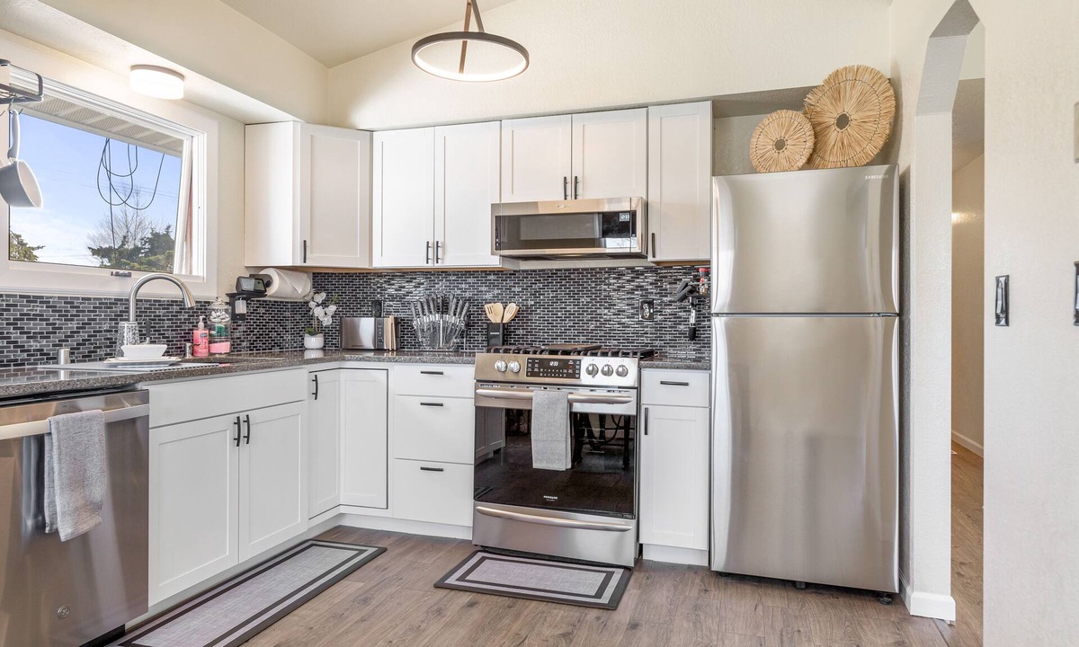 Fairview Condo | Karluk Oasis, Bright Luxury Condo, Near Downtown