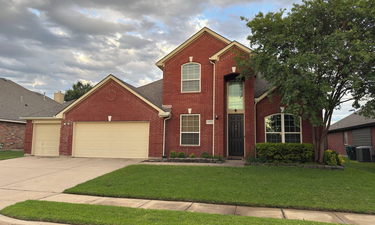 Keller House | Keller Schools 4BD 3BA Quiet Street, Pet Friendly!