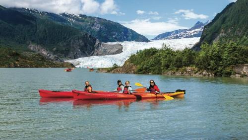 Juneau House | Kelli's Harbor Suites - In Auke Bay Walking Community - DISCOUNT ON TOURS