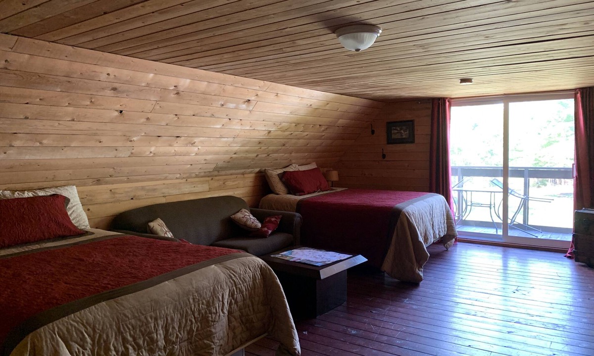 Saint-Mathieu-du-Parc Hotel | L'Auberge Refuge du Trappeur Inn