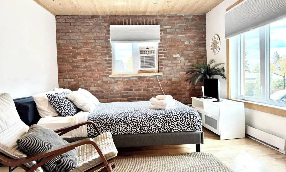 Boischatel Apartment | L'Escapade Champlain 2 Min Falls Free Parking