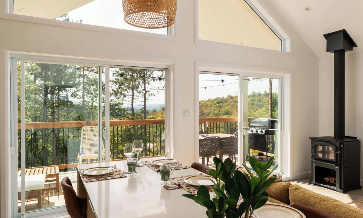 Sainte-Beatrix Apartment | La Selva - Intimate getaway & river access