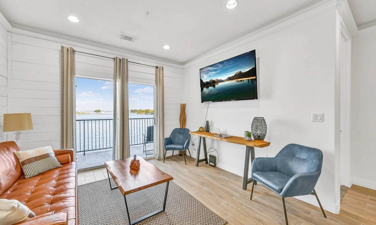 Seven Coves Condo | Lake Conroe Waterfront | Pool & Boat Ramp | Seven Coves Resort | Near Dining & Family Fun