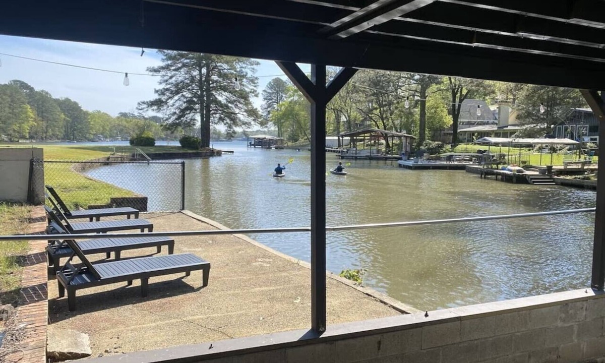 Rockwell House | Lake front, quiet cove! Kayaks!