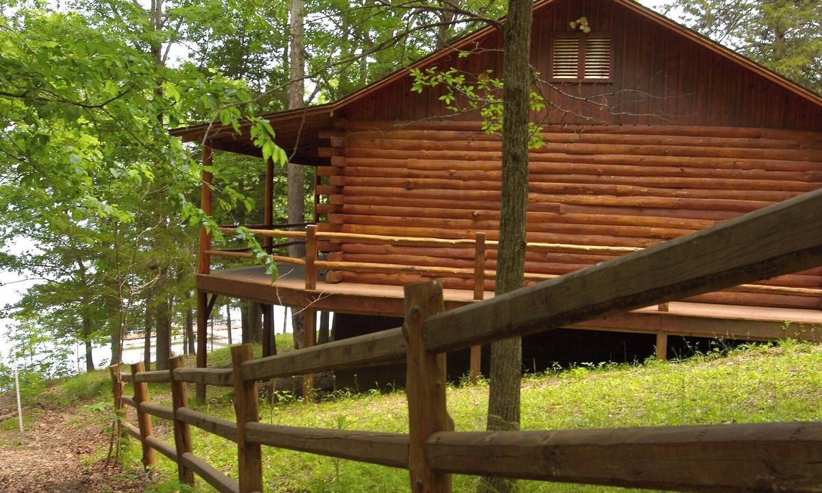 Sylvan Shores Cabin | Lake Shore Cabins on the Waterfront of Beaver Lake with Boat Dock & Swim Deck