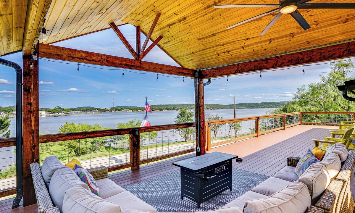 Graham Cottage | Lake View + Huge Deck: Cozy Possum Kingdom Retreat
