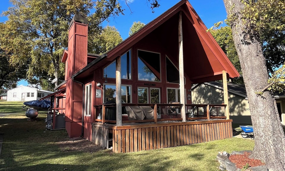 Afton Cabin | Lakefront A-frame cabin with Dock access