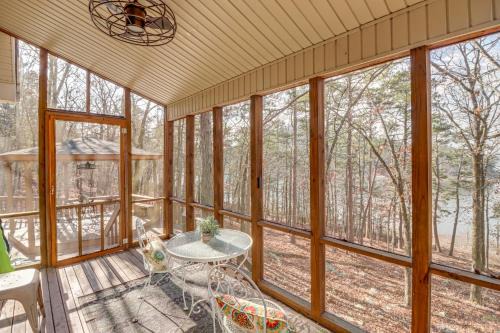 Bee Branch House | Lakefront Arkansas Home w/Deck, Grill & Cornhole!