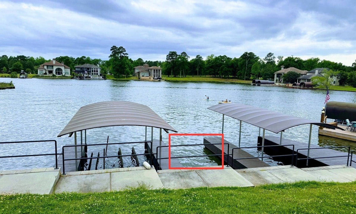 Montgomery House | Lakefront, Dock, Laundry, EV Charging, Ample Parking