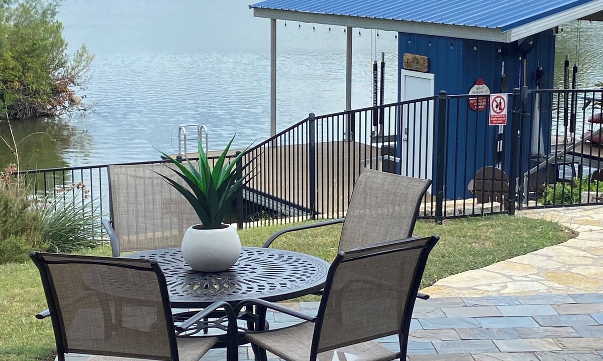 Granbury House | Lakefront home on peaceful cove .just steps from Granbury's historic square