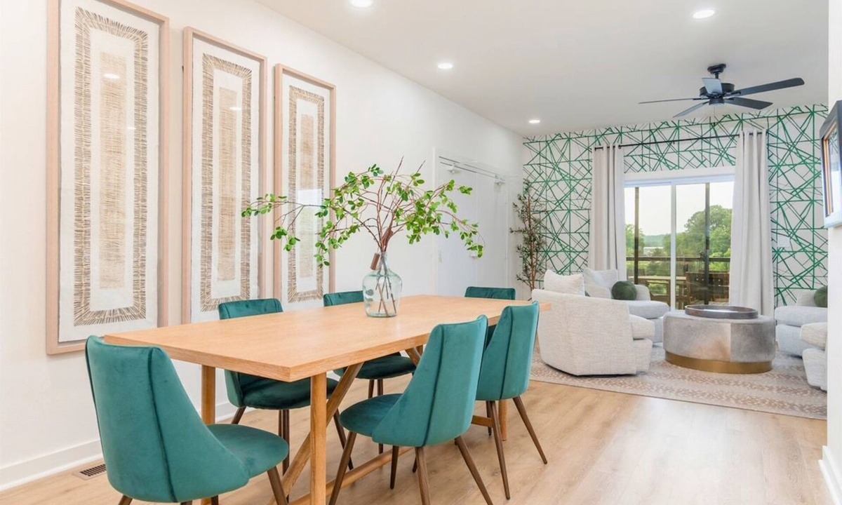 Mid America House | Lakefront Luxury Condos with Pool and Fire Pit