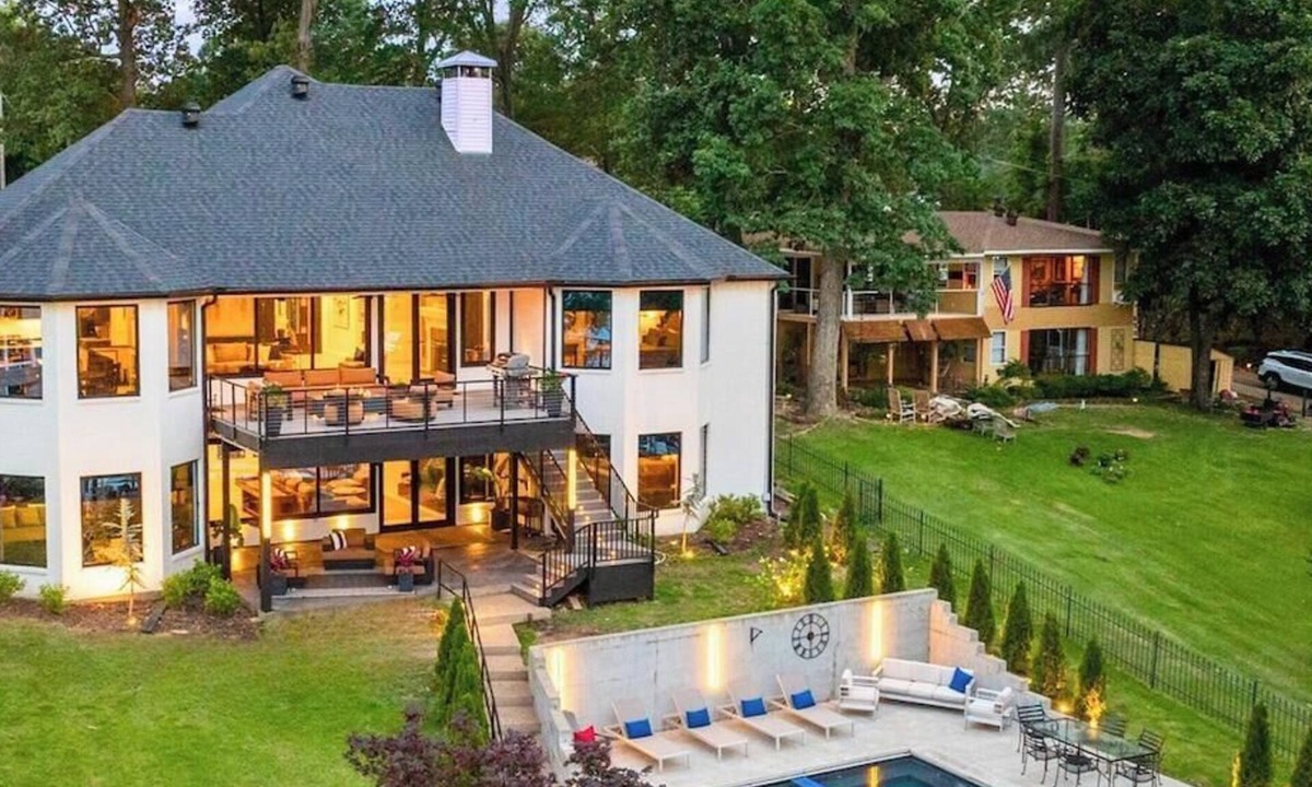 Tanglewood Estates House | Lakefront Luxury w/Private Heated Pool & Dock