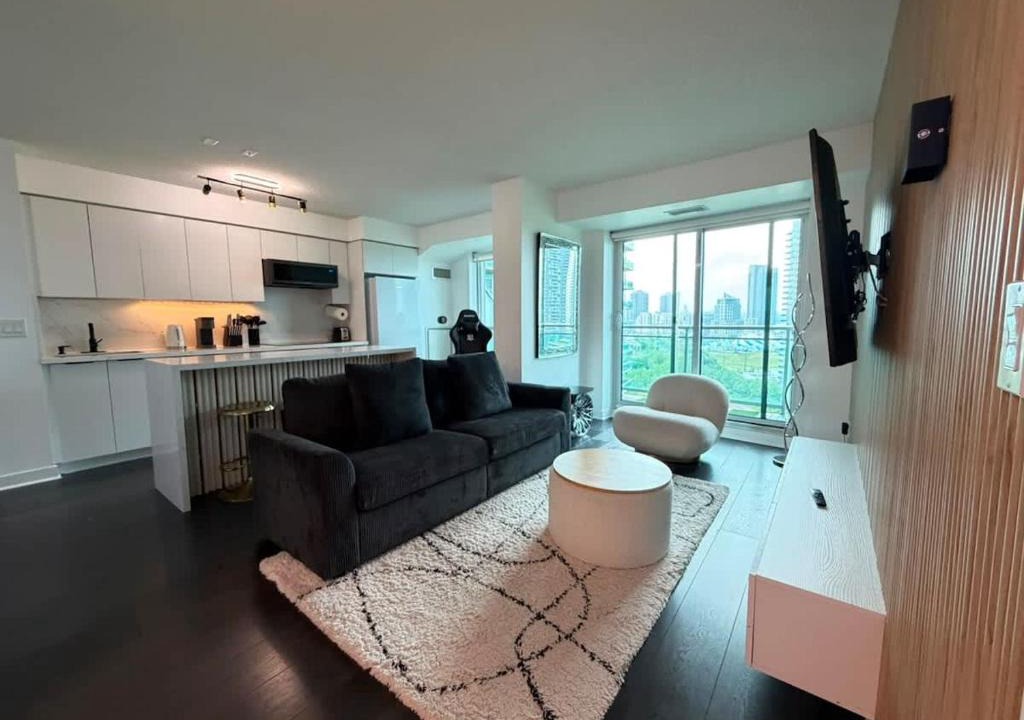 Humber Bay Apartment | Lakefront Oasis Modern 1BR w Den with Parking