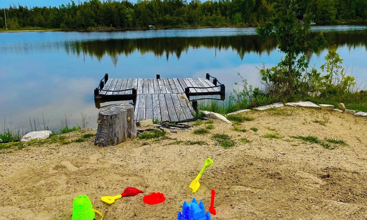 Northern Bruce Peninsula House | Lakeside BEACH | Kayaks | Economy Stay