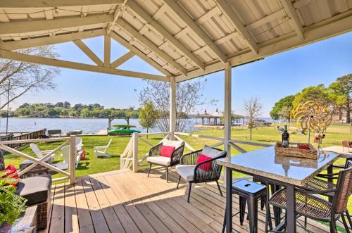 Willis House | Lakeside Hideaway Cabin - Rest & Recharge