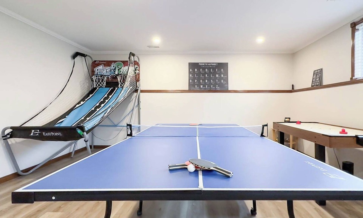 Bayfield Cottage | Lakeside Layover, King Bed, Sauna!