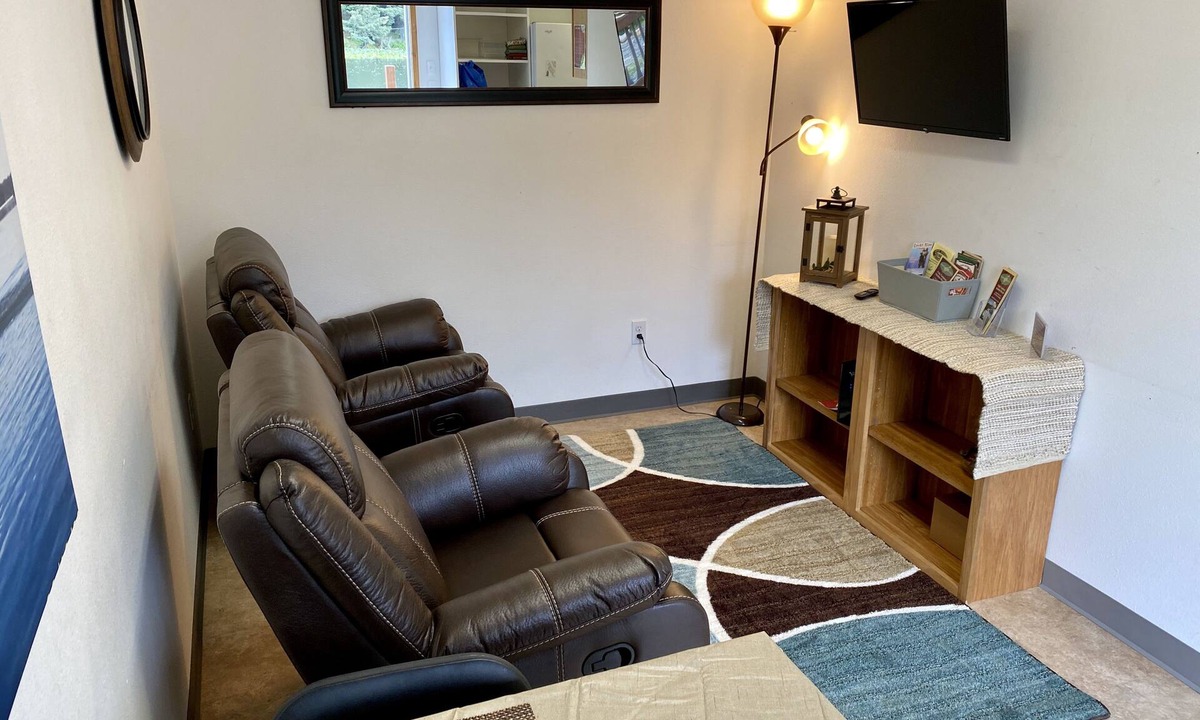 Kodiak Apartment | Lakeside Studio