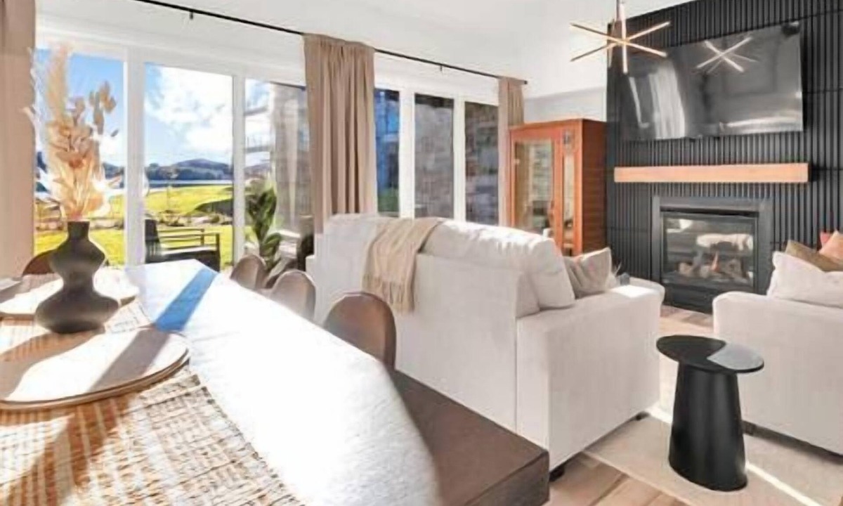 Huntsville Condo | Lakeside Upscale Spa Getaway w/Sauna