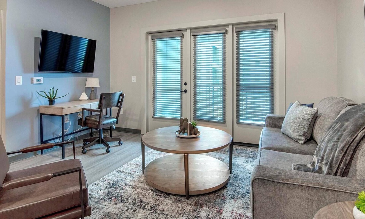 Pinch District Apartment | Landing | Amazing 1BD, Rooftop Lounge, Gym