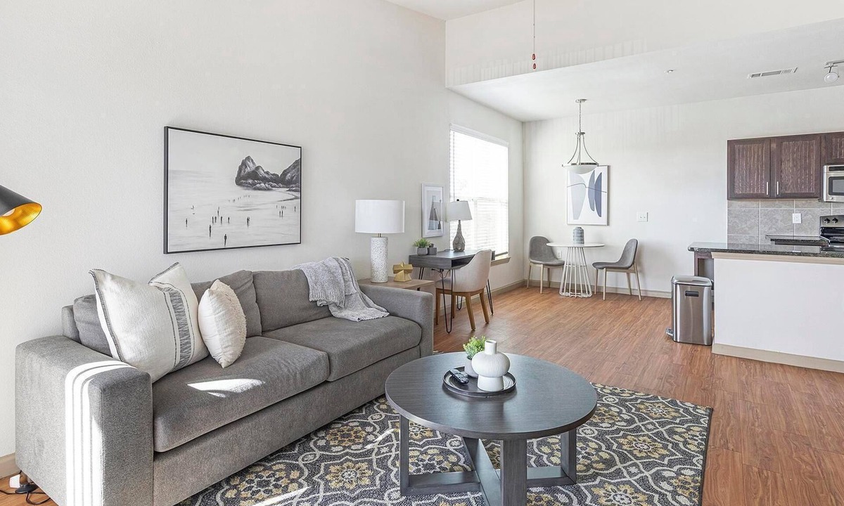 Fort Worth Apartment | Landing | Amazing 1BD, Gym, Rooftop Lounge