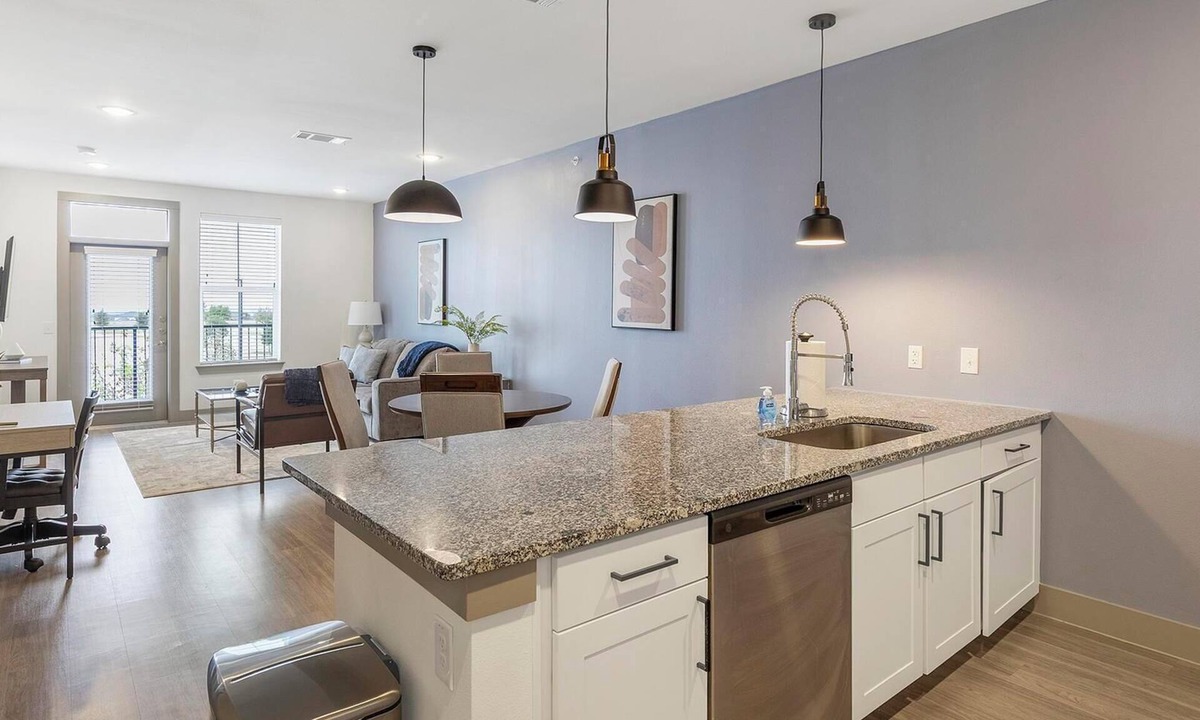 Weston Apartment | Landing | Amazing 2BD, Game Room, Clubhouse