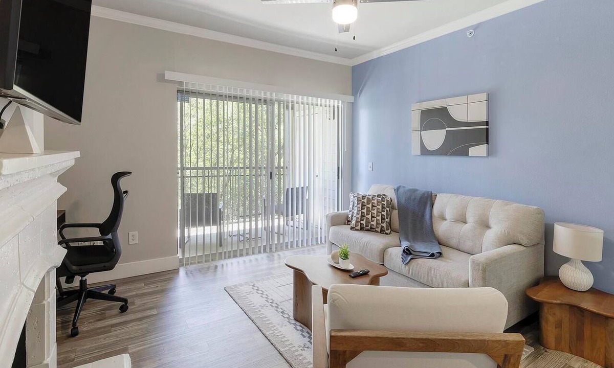 Fort Worth Apartment | Landing | Beautiful 2BD in Cityview