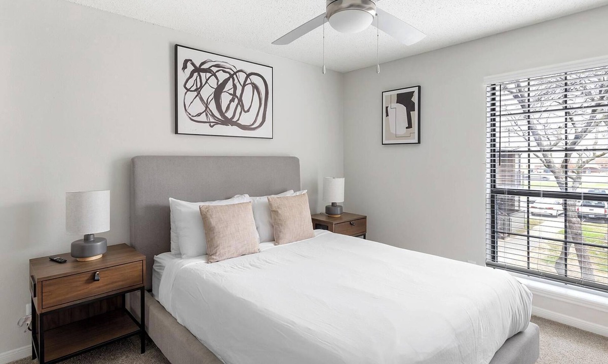 Denton Apartment | Landing | Beautiful 2BD, Courtyard, Gym