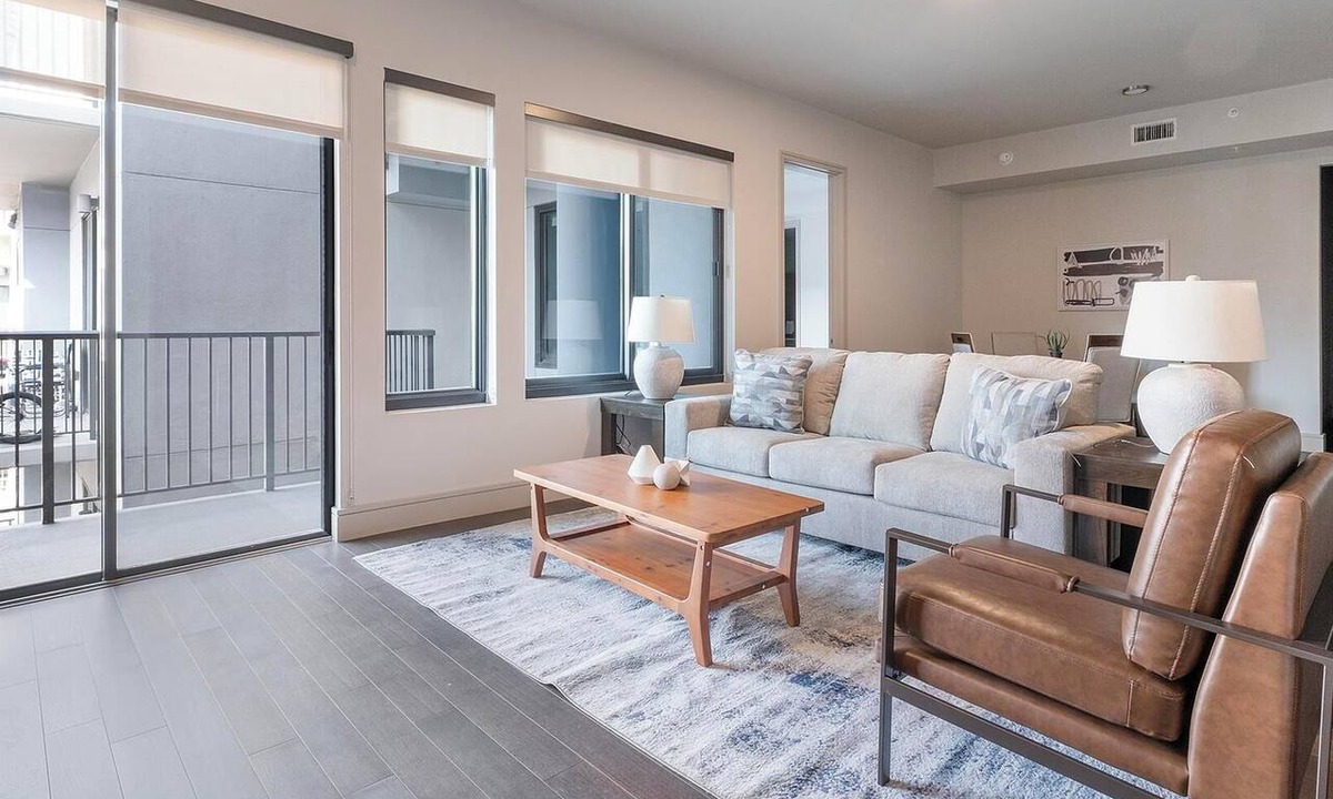 Houston Apartment | Landing | Beautiful 2BD, Pool, Gym
