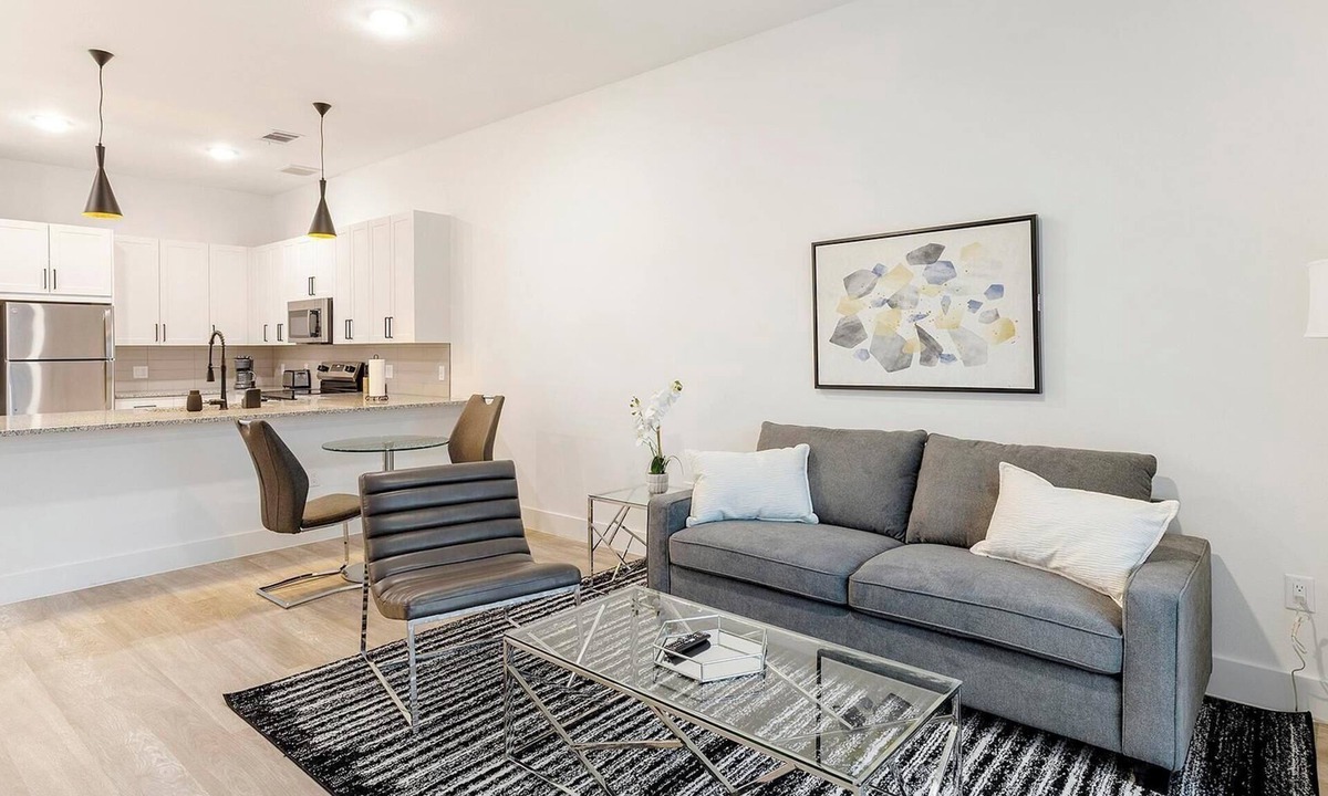 Denton Apartment | Landing | Chic 1BD, Gym, Courtyard