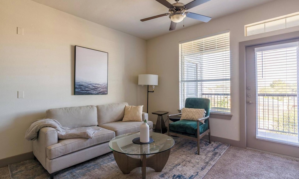 Spring Apartment | Landing | Chic 1BD, Pool, Gym