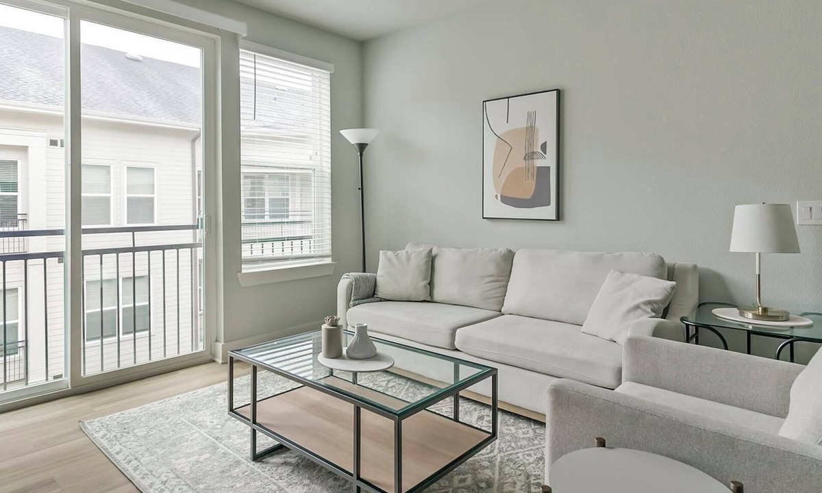 Conroe Apartment | Landing | Chic 2BD, Gym, Game Room