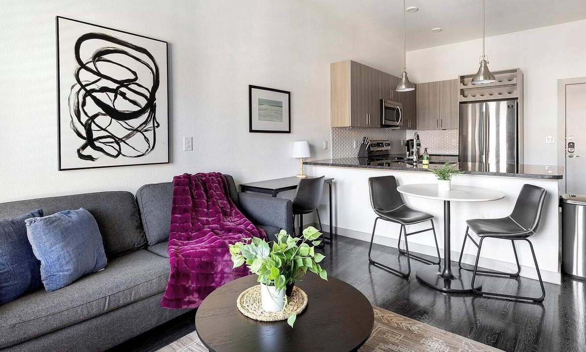 McKinney Apartment | Landing | Modern 1BD, Pool, Gym