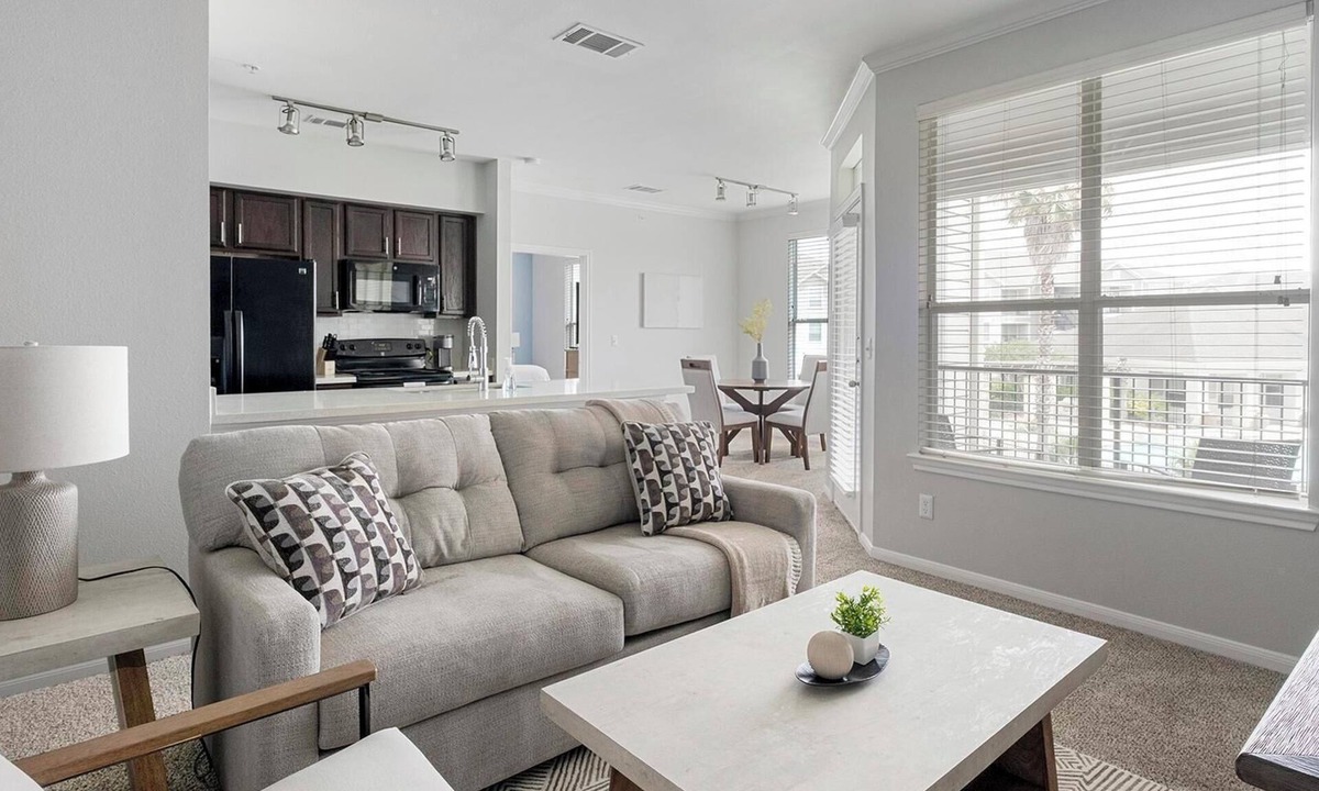 Atascocita Apartment | Landing | Spectacular 2BD, Gym, Game Room