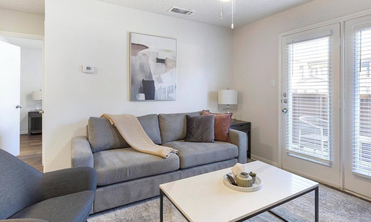 Denton Apartment | Landing | Stunning 1BD, Courtyard, Gym