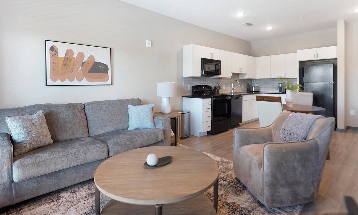 Pinch District Apartment | Landing | Stunning 1BD, Rooftop Lounge, Gym