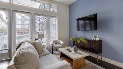 Fort Worth Apartment | Landing Stunning Studio in Bricktown