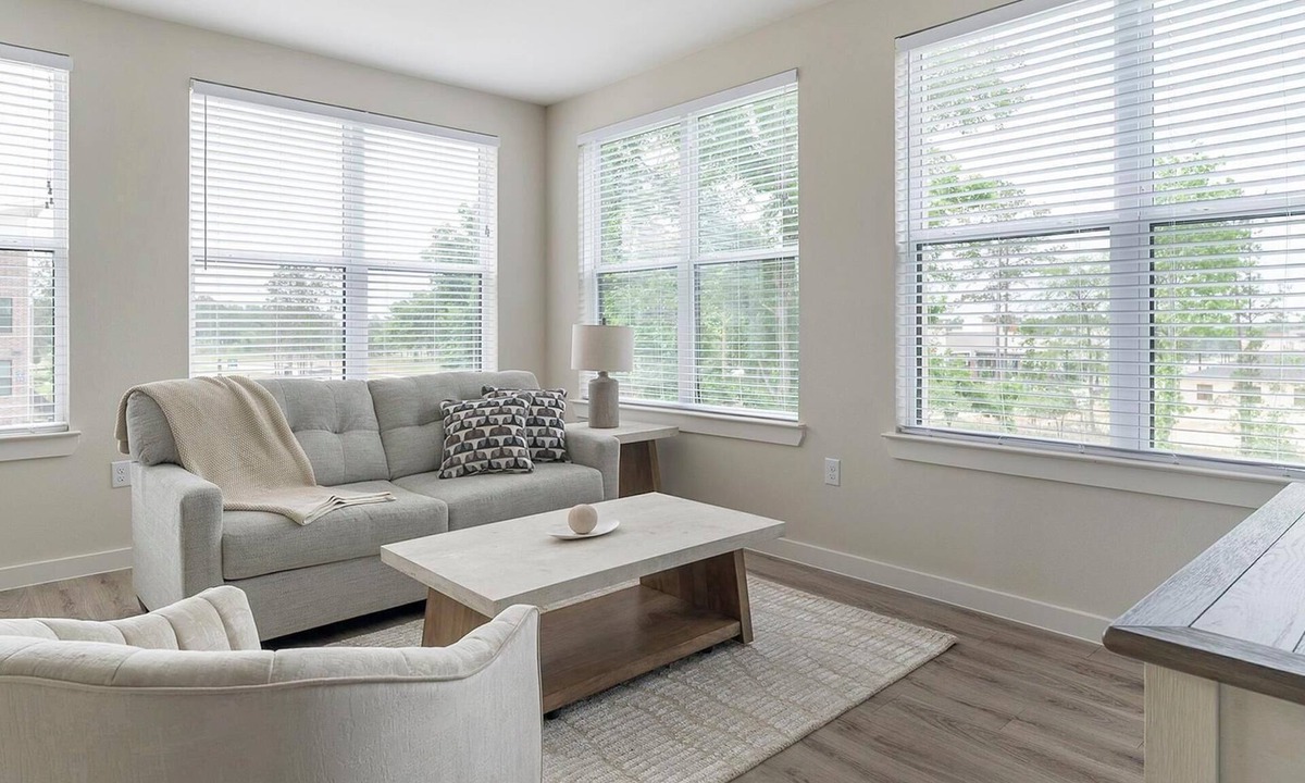 Conroe Apartment | Landing | Stylish 2BD, Pool, Clubhouse
