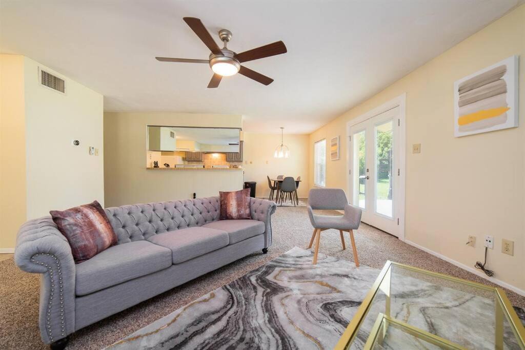 Lancaster House | Large, easy access single story 3 bed home, 15mins downtown Dallas