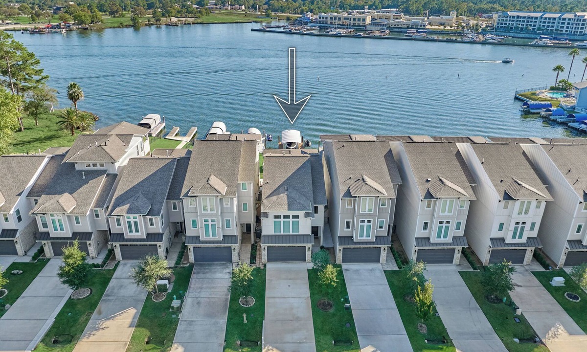 Montgomery Villa | Latitude 30°36' Lake Conroe’s Newest Waterfront Destination!
