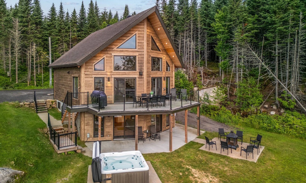 Saint-Brigitte-de-Laval Ski Chalet | LE-BELVEDERE