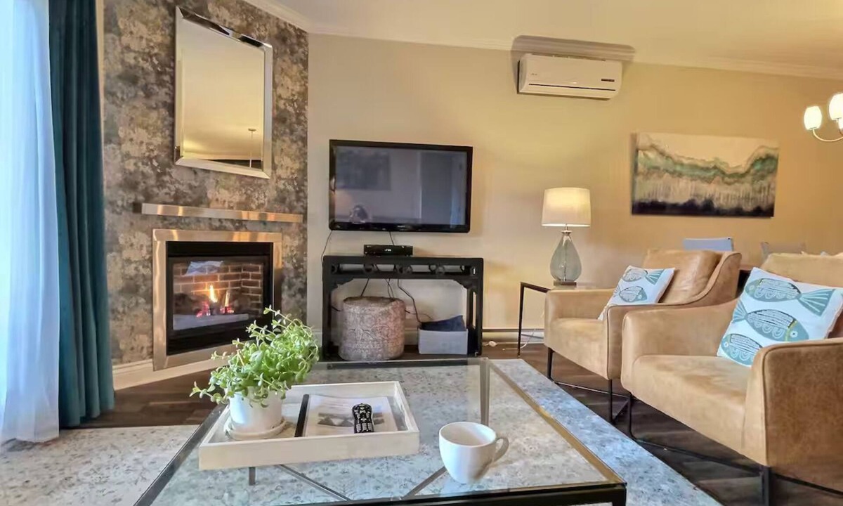 Bromont Condo | LE CHAMPLAIN CONDO 104, in BROMONT, View on the Pool and Mountain, CITQ#248205