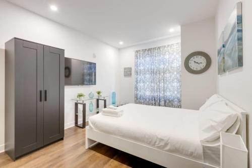 Mile End Apartment | Le Mile End by M11 - Modern & Comfy Studio