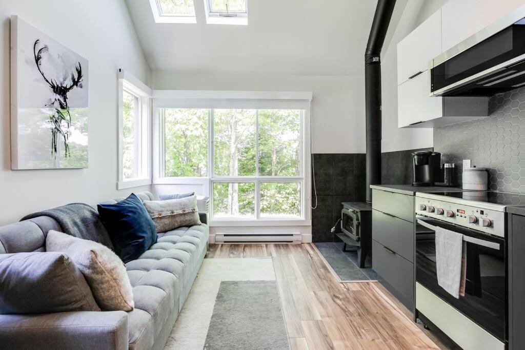 Mont-Tremblant Ski Chalet | Le Petit Condo B - Ski In/Ski Out Mont-Tremblant