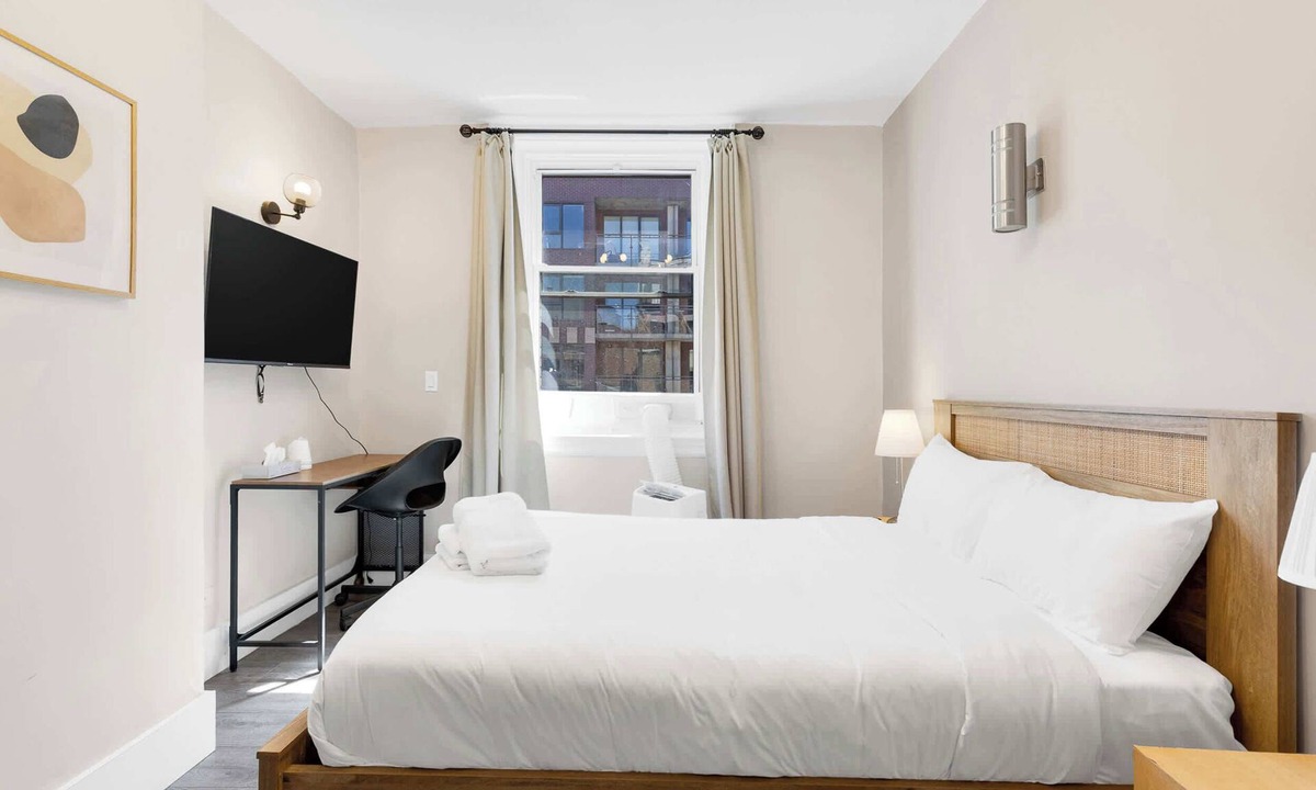 Quartier des Spectacles Hotel | Le Sand & Stone Hôtel-Quartier des Spectacles