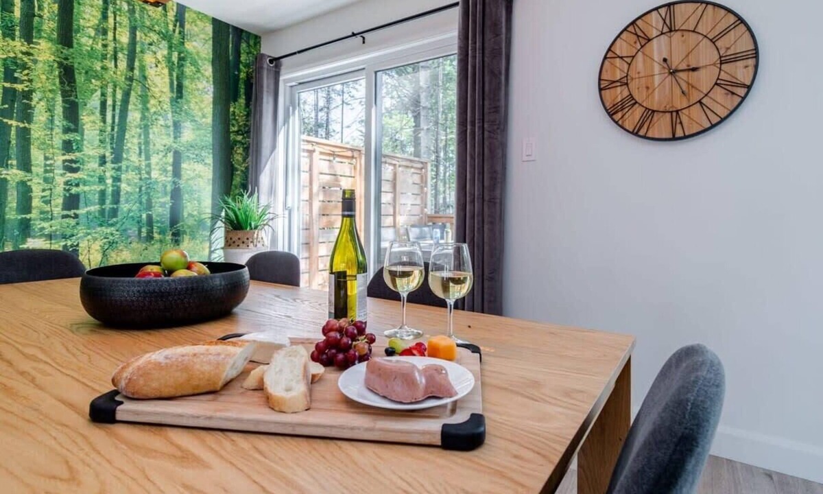 Pont-Rouge Ski Chalet | Le Taiga - Pool Table, Nature, Pet Friendly