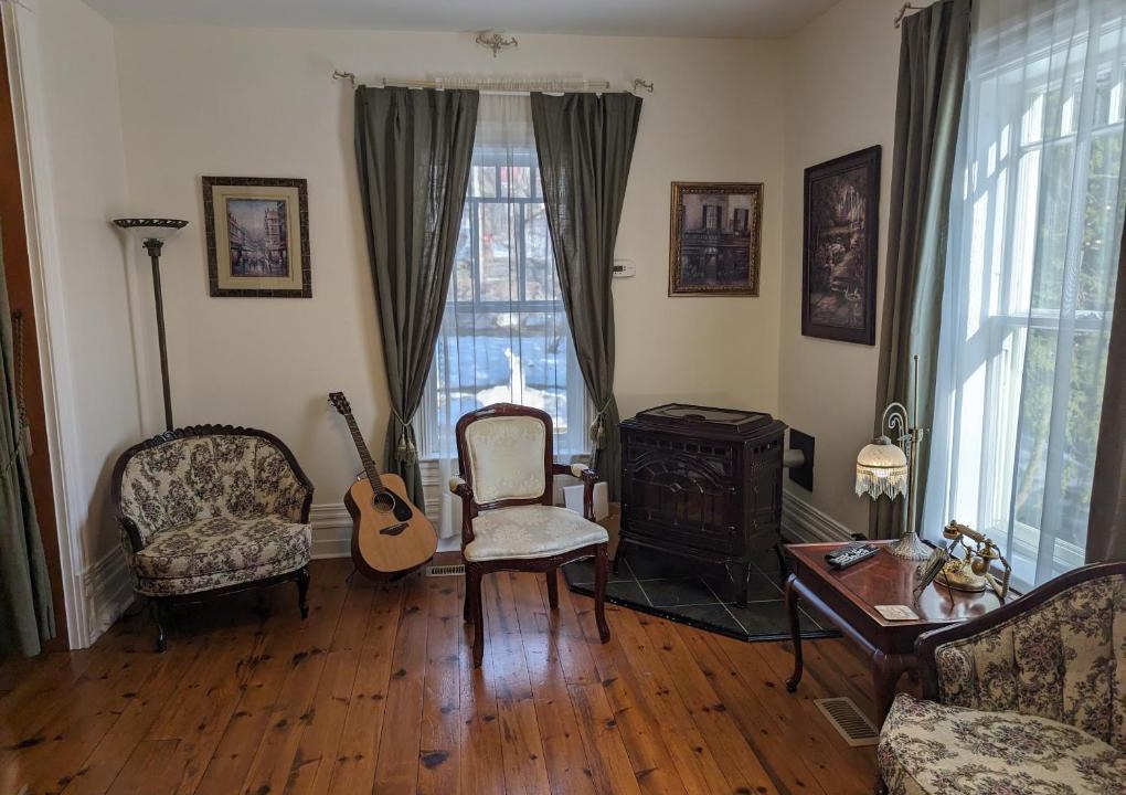 Waterloo House | Les Matins de Victoria